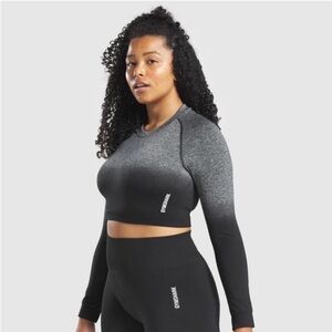 Gymshark Women's Adapt Black and Gray Ombre Crop Workout Top size XS